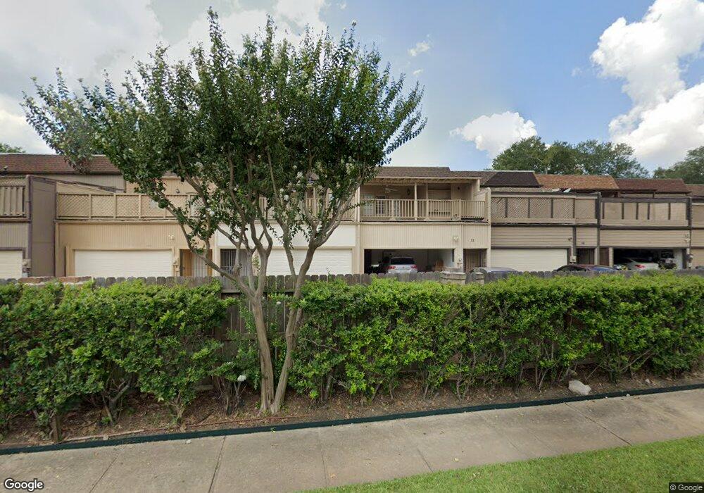 34 Bayou Pointe Dr, Houston, TX 77063 - photo 1