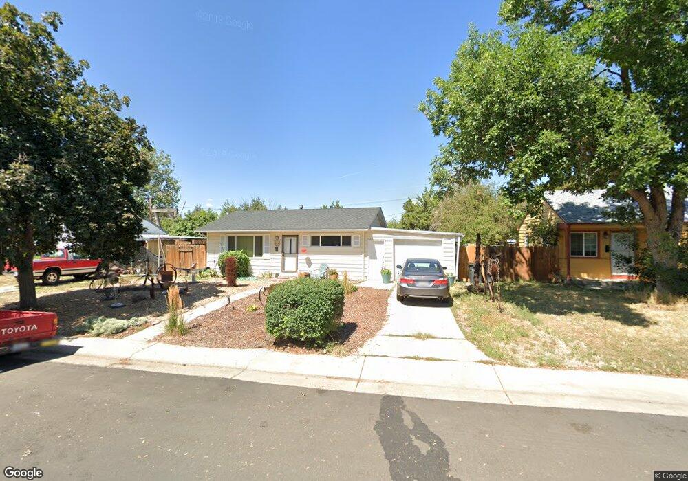 841 Oswego St, Aurora, CO 80010 - photo 1