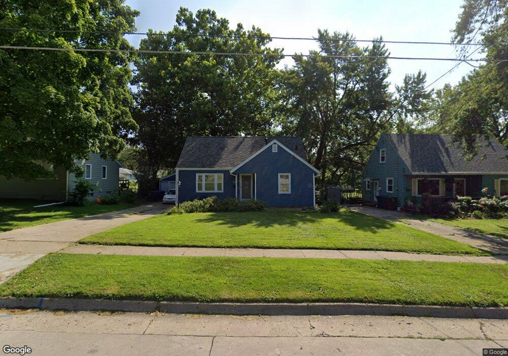 3917 30th St, Des Moines, IA 50310 - photo 1