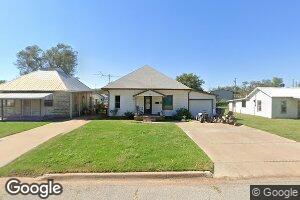316 S 4th Ave, Fairview, OK 73737