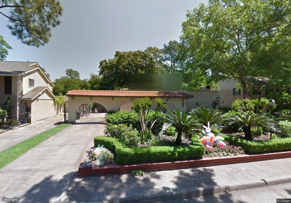 8 Twin Circle Dr, Houston, TX 77042 - photo 1