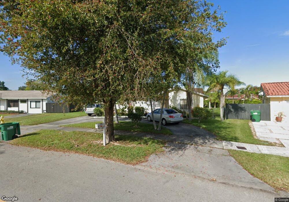 15013 SW 67th Ln, Miami, FL 33193 - photo 1