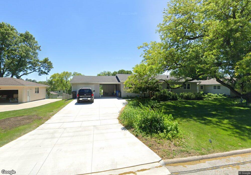 1902 W 3rd St, Cedar Falls, IA 50613 - photo 1