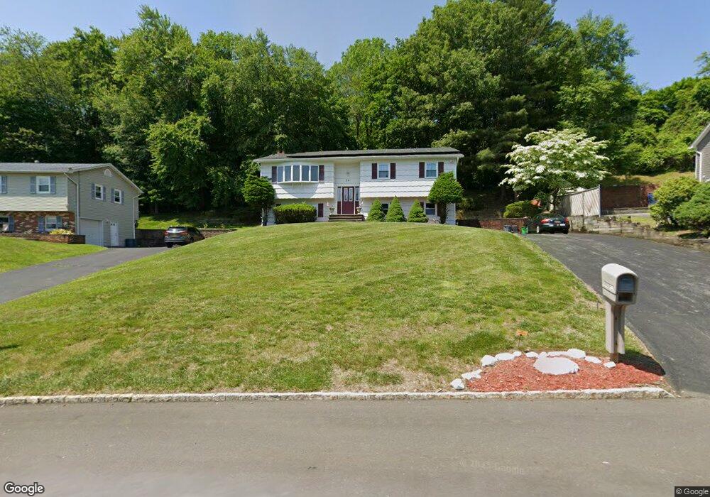 34 S Lilburn Dr, Garnerville, NY 10923 - photo 1