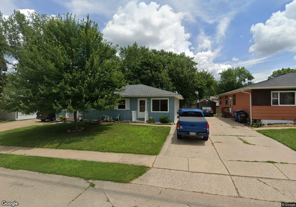 1411 N Blanchard St, Davenport, IA 52804 - photo 1