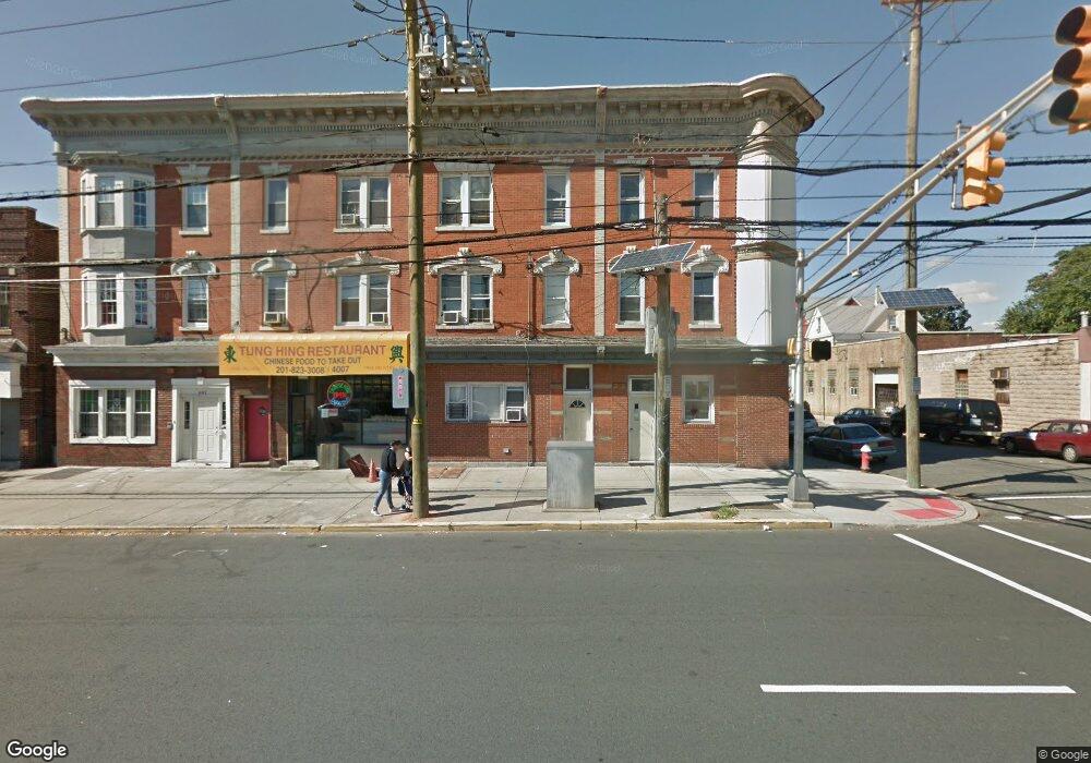 695 Kennedy Blvd unit 3, Bayonne, NJ 07002 - photo 1