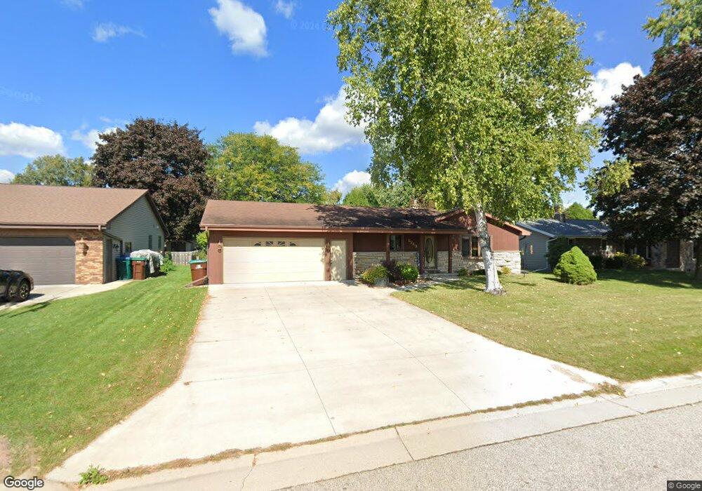 2248 W Jonathon Dr, Appleton, WI 54914 - photo 1