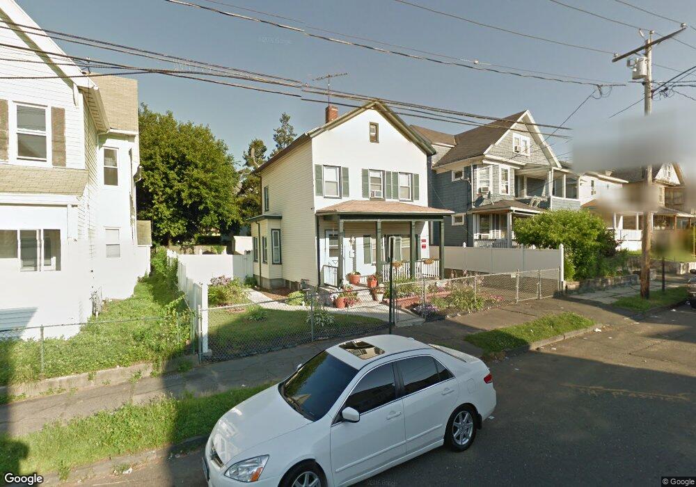 1375 Kossuth St, Bridgeport, CT 06608 - photo 1