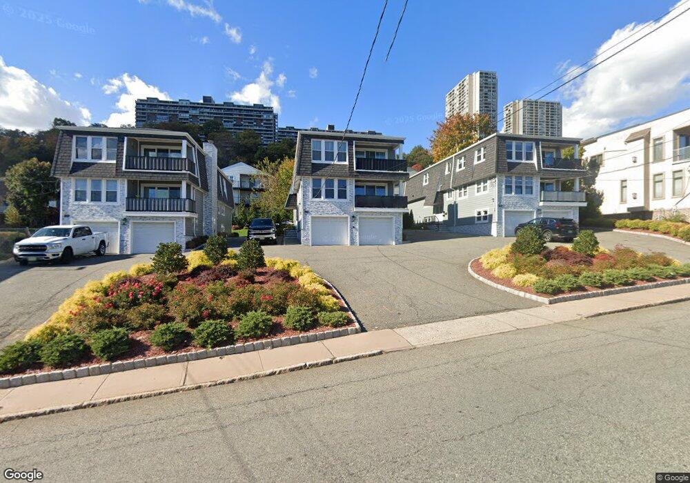 1276 River Rd, Edgewater, NJ 07020 - photo 1