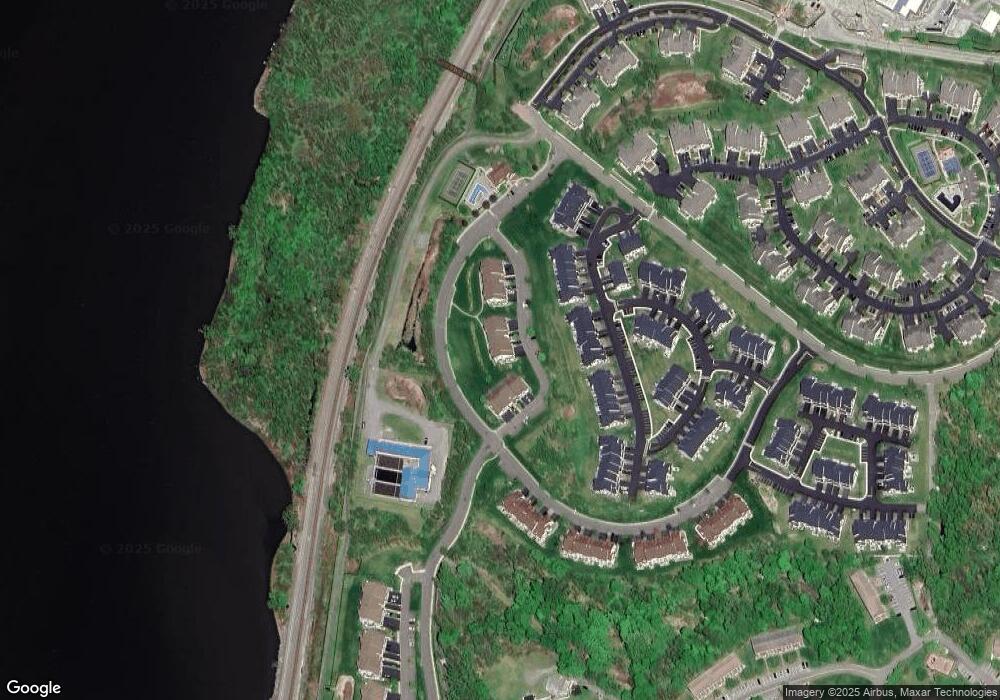 2810 Huron Ct unit 166, Wappingers Falls, NY 12590 - photo 1