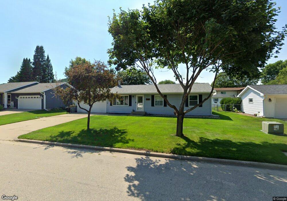 1302 Poplar St, La Crescent, MN 55947 - photo 1