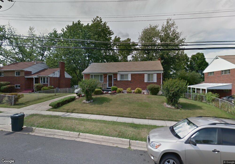 6402 Rolling Ridge Dr, Capitol Heights, MD 20743 - photo 1