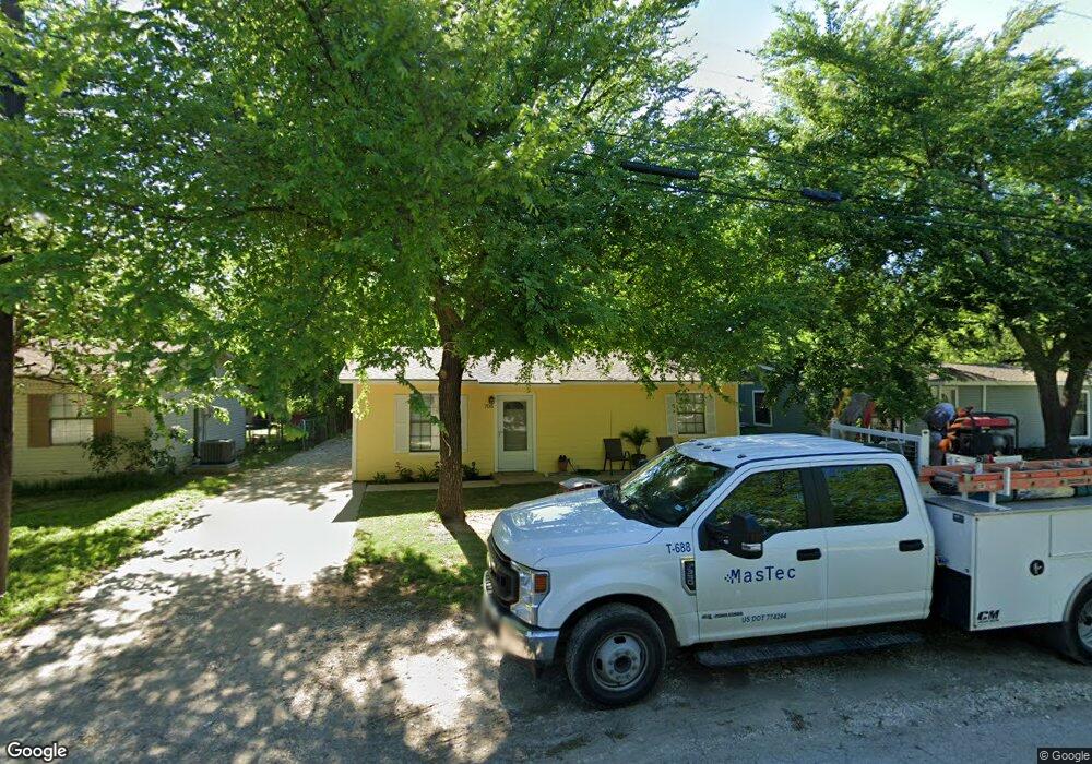 705 S Taylor St, Gainesville, TX 76240 - photo 1