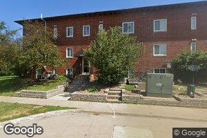 208 Grandview Ct, Iowa City, IA 52246