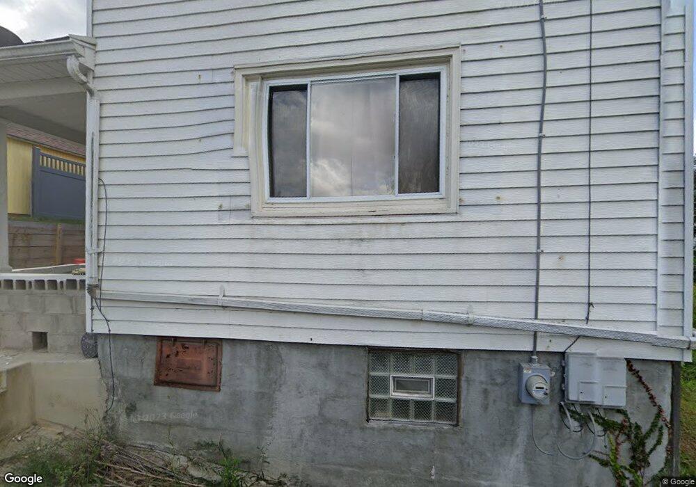 206 1/2 Lowell St, Vandergrift, PA 15690 - photo 1
