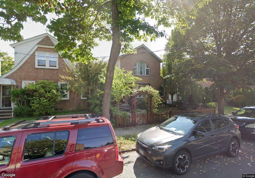 2907 165th St, Flushing, NY 11358 - photo 1