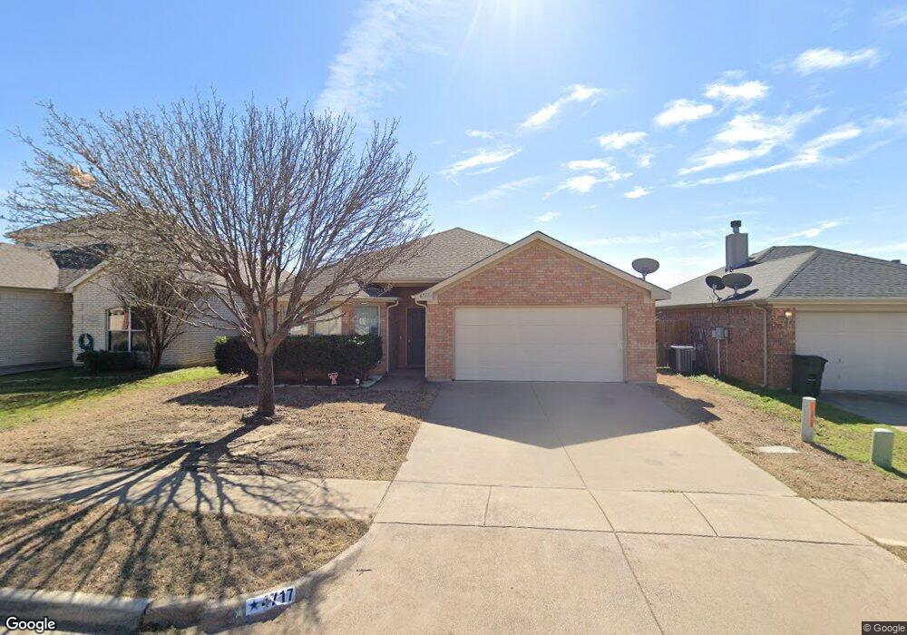 4717 Topaz Ln, Granbury, TX 76049 - photo 1
