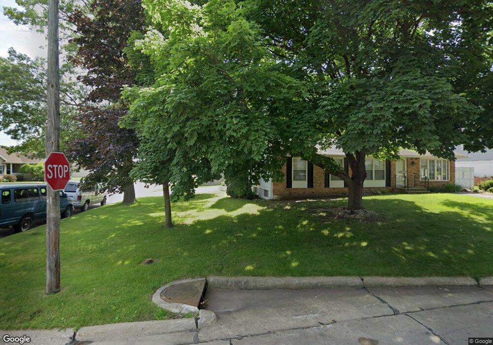 2903 Stratford Ln SW, Cedar Rapids, IA 52404 - photo 1