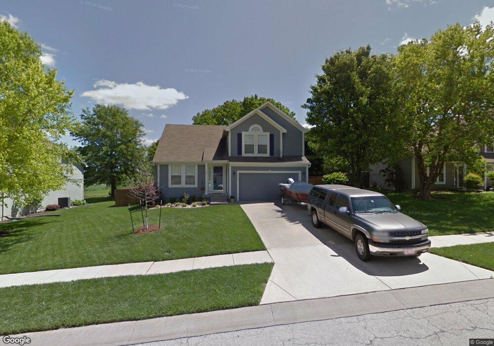 5847 Meadow Sweet Ln, Shawnee, KS 66226 - photo 1