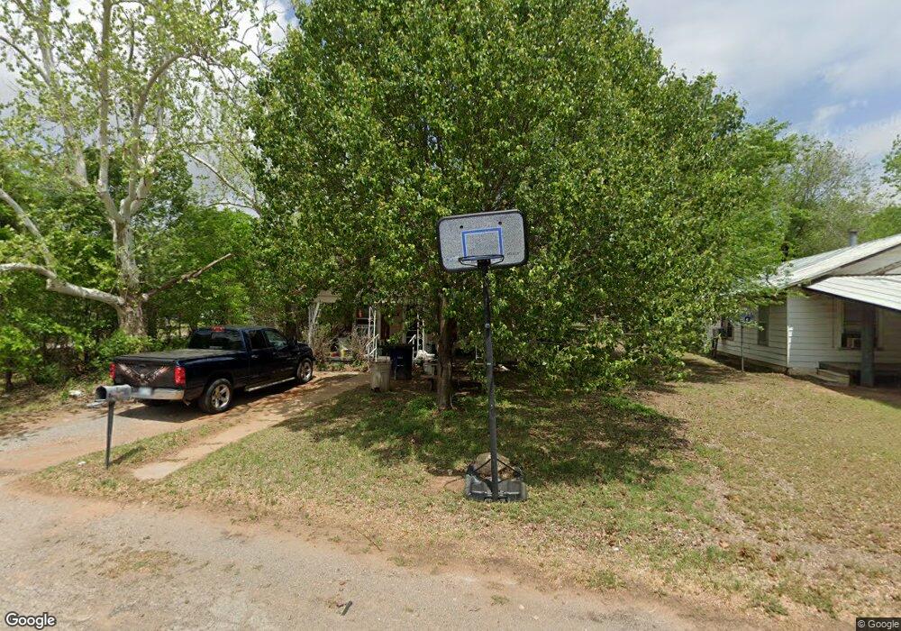 713 Cherry Ave, Duncan, OK 73533 - photo 1