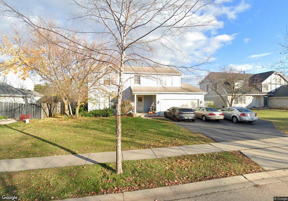 821 Mayfair Ln, Algonquin, IL 60102 - photo 1