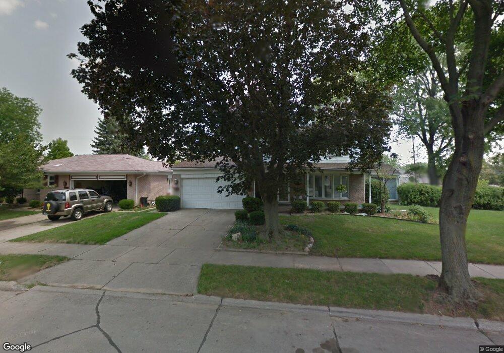 238 N Manitou Ave, Clawson, MI 48017 - photo 1