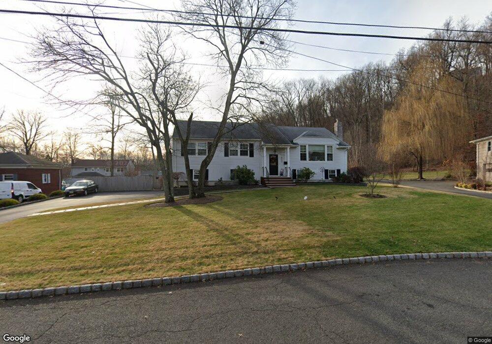 241 Robin Hood Rd, Mountainside, NJ 07092 - photo 1