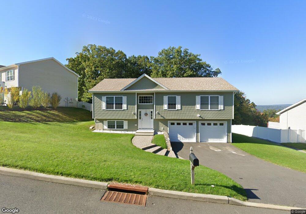 120 Shadybrook Ln, Waterbury, CT 06706 - photo 1