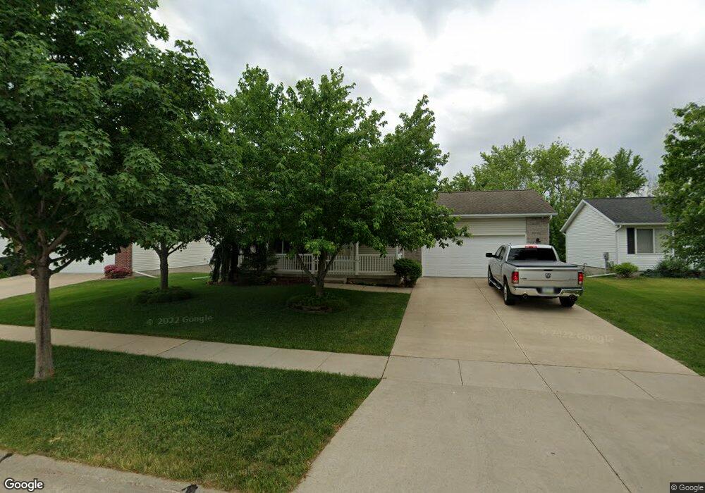 921 Moose Dr NW, Cedar Rapids, IA 52405 - photo 1