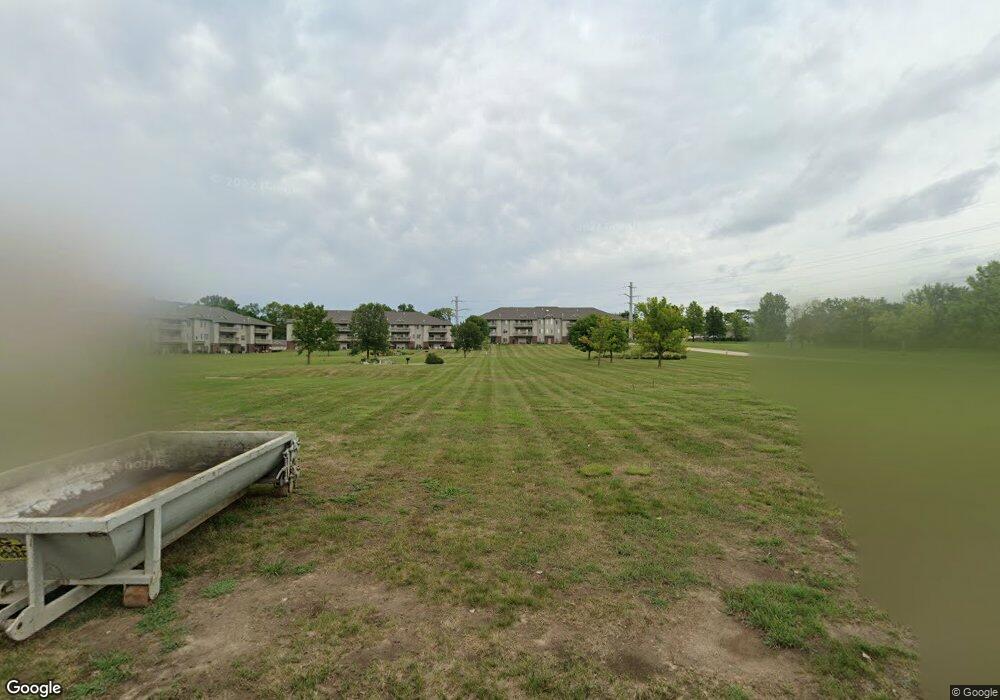 422 Cimarron Dr, Hiawatha, IA 52233 - photo 1