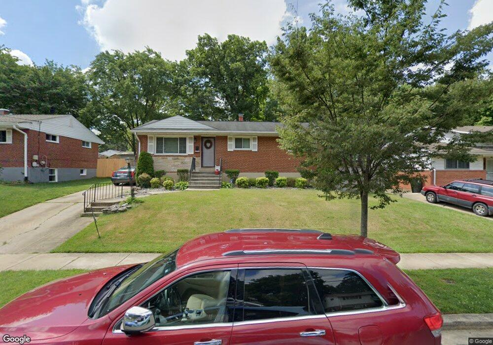 9111 Rolling View Dr, Lanham, MD 20706 - photo 1