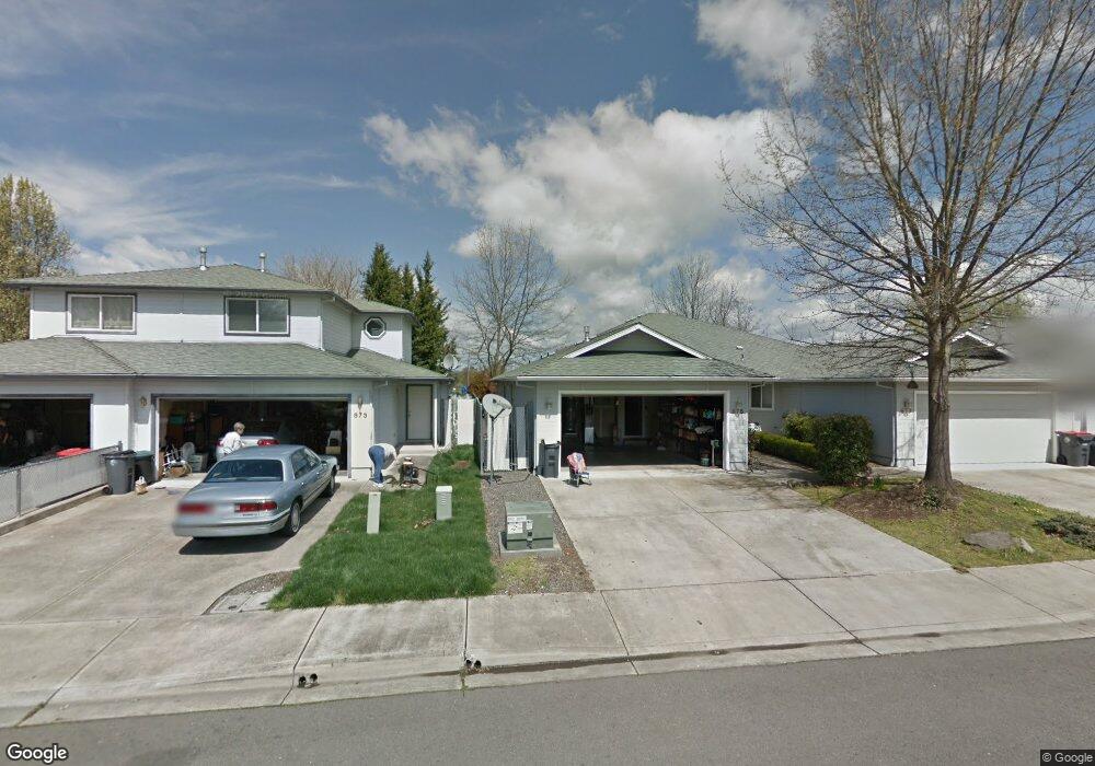 875 Columbine Way, Central Point, OR 97502 - photo 1