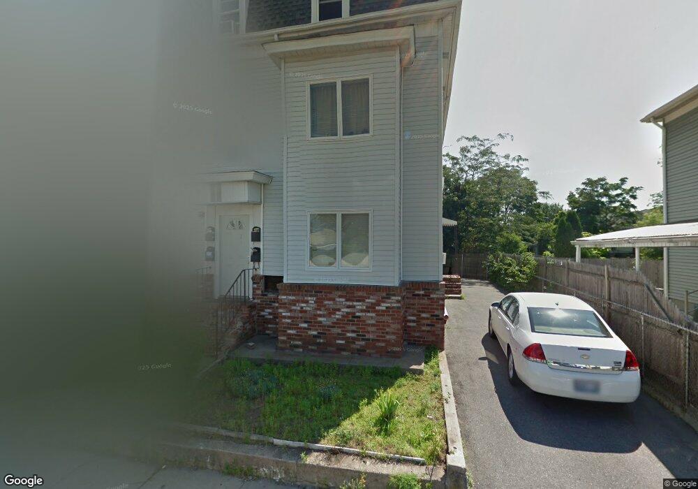 31 Fenner St, Pawtucket, RI 02860 - photo 1