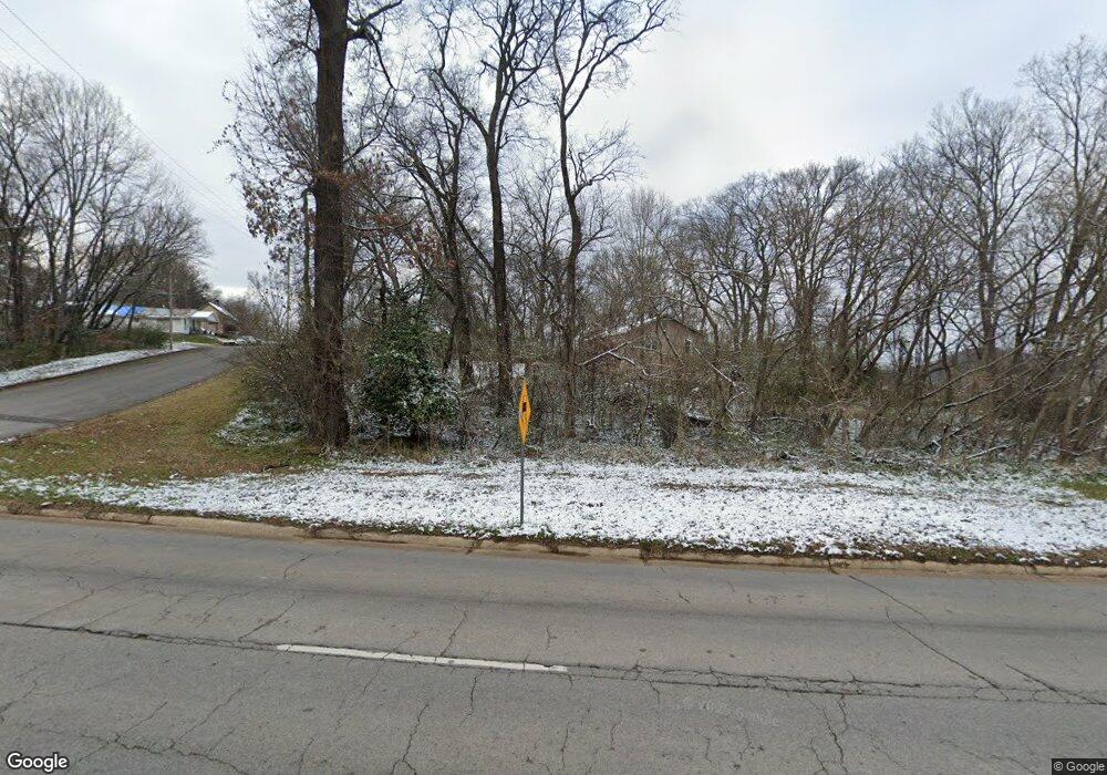 1310 Veterans Dr, Florence, AL 35630 - photo 1