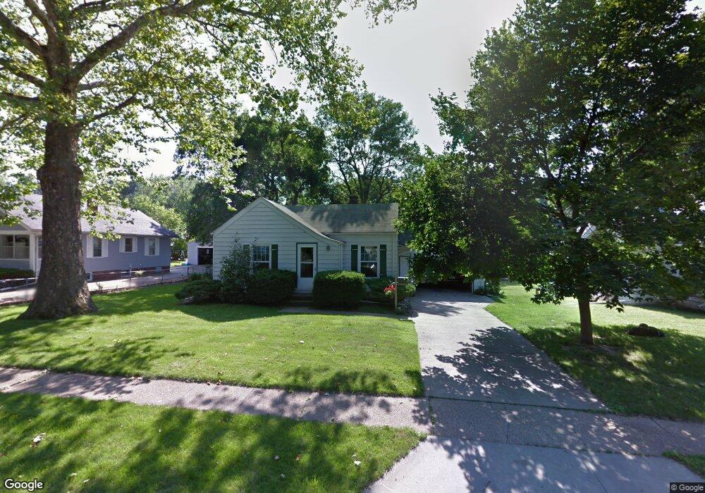 2604 37th St, Des Moines, IA 50310 - photo 1