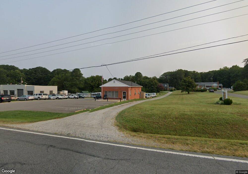 334 River Rd W, Manakin Sabot, VA 23103 - photo 1