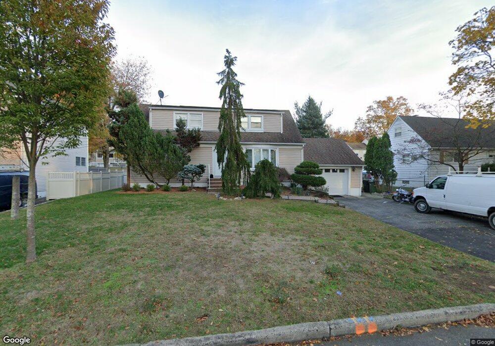 250 Buttonwood Dr, Paramus, NJ 07652 - photo 1