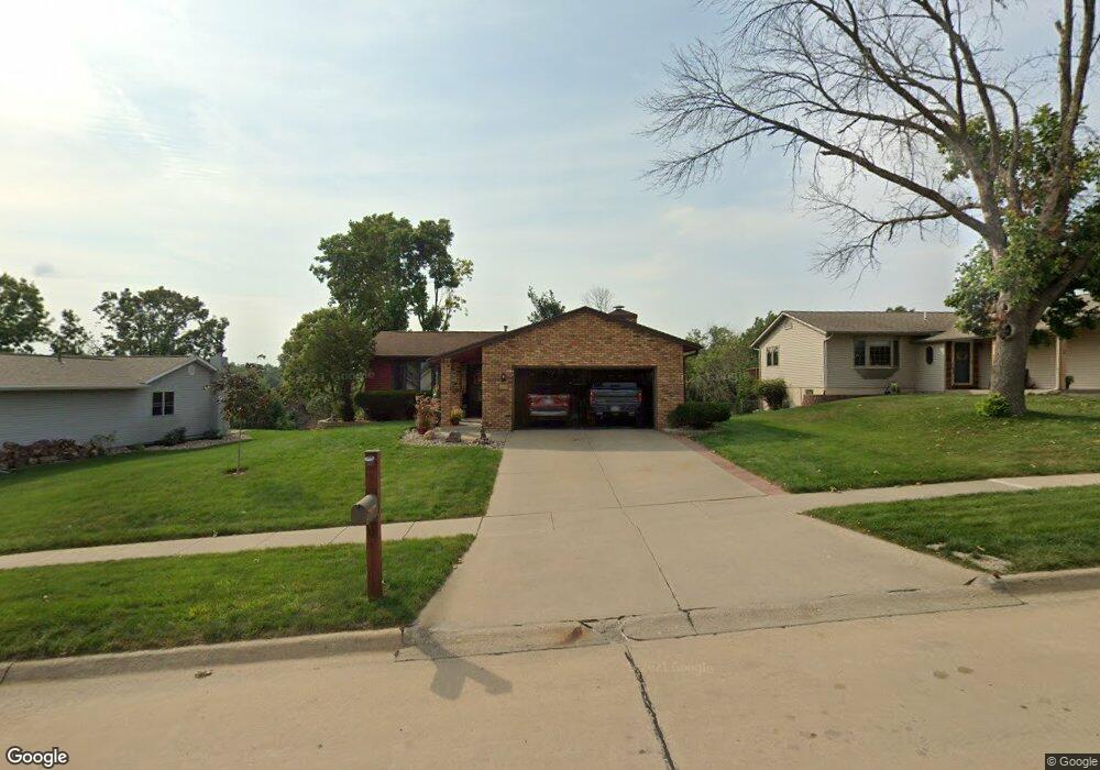 1732 29th St NW, Cedar Rapids, IA 52405 - photo 1