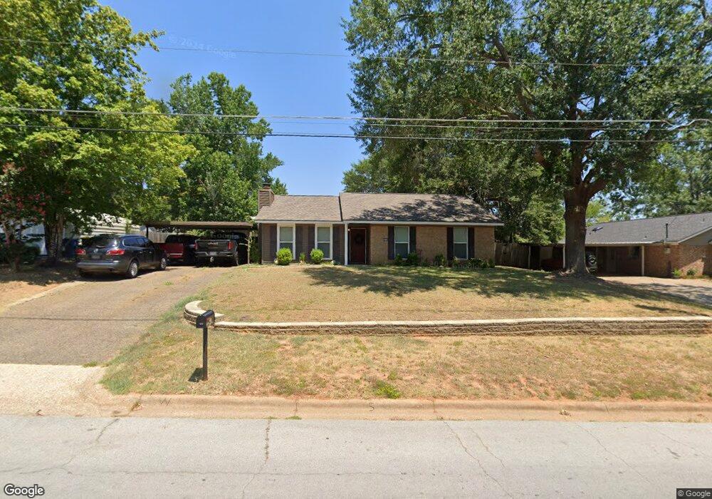 1615 Peach St, Kilgore, TX 75662 - photo 1