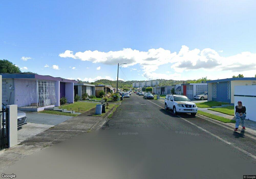 13 Bachiller, Carolina, PR 00987 - photo 1