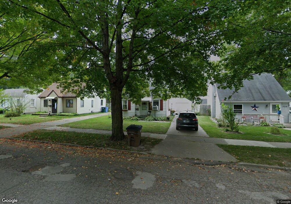 724 Maplehill Ave, Lansing, MI 48910 - photo 1