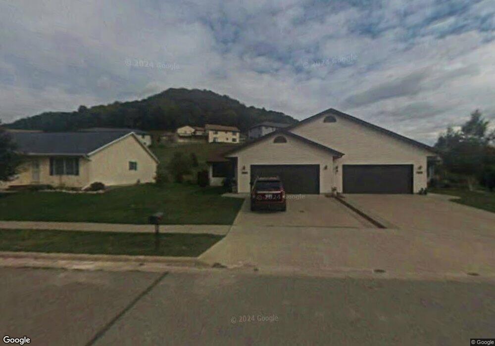 1010 Jonathan Ln, La Crescent, MN 55947 - photo 1