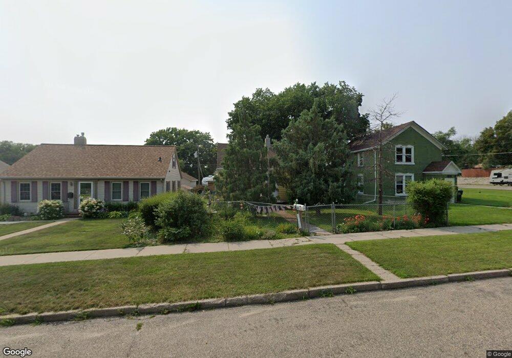 806 3rd Ave SE, Jamestown, ND 58401 - photo 1