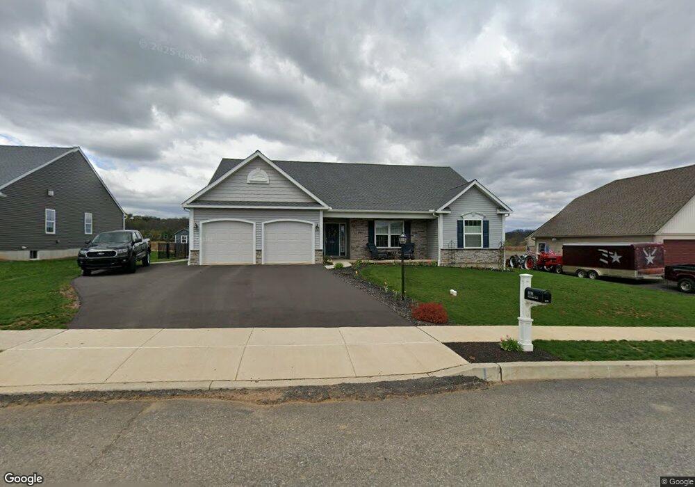 1036 River Crest Dr, Reading, PA 19605 - photo 1