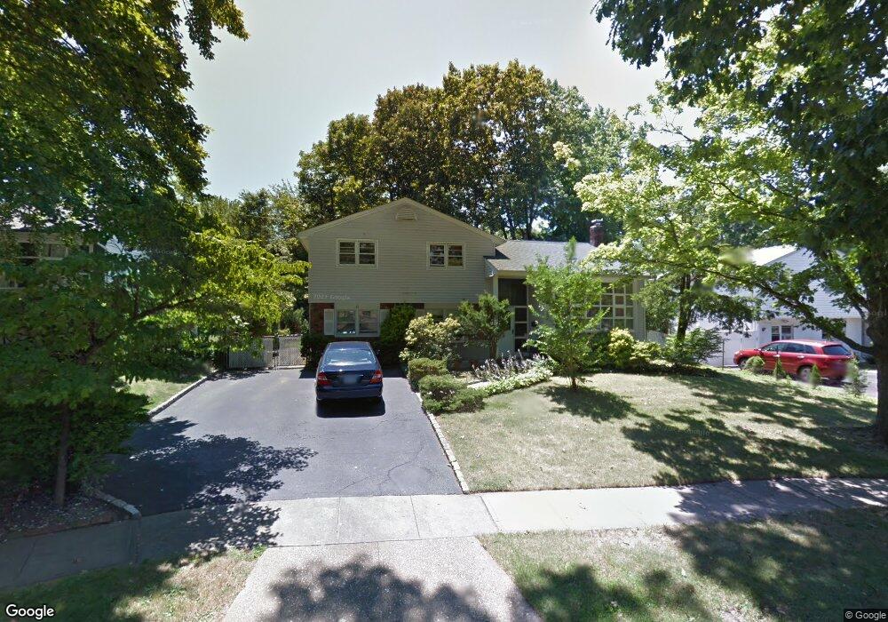 24 Mcloughlin St, Glen Cove, NY 11542 - photo 1