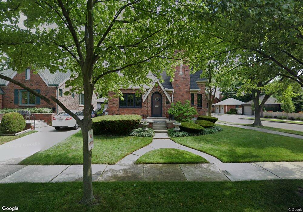 452 Touraine Rd, Grosse Pointe Farms, MI 48236 - photo 1