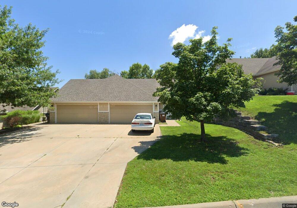 806 N Fieldstone Dr, Lawrence, KS 66049 - photo 1