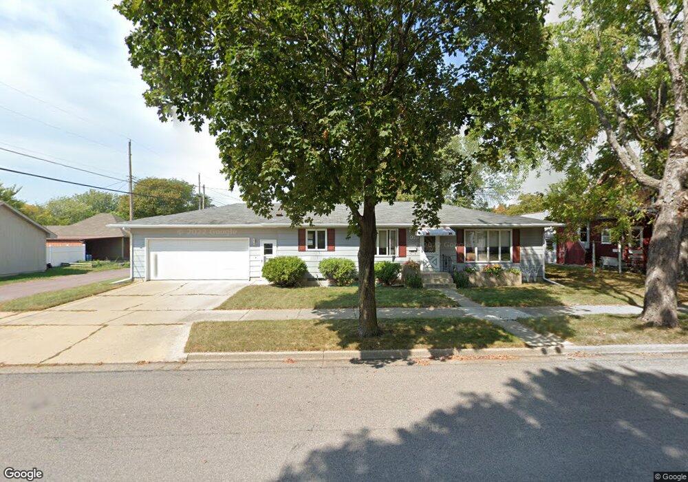 910 8th St N, New Ulm, MN 56073 - photo 1