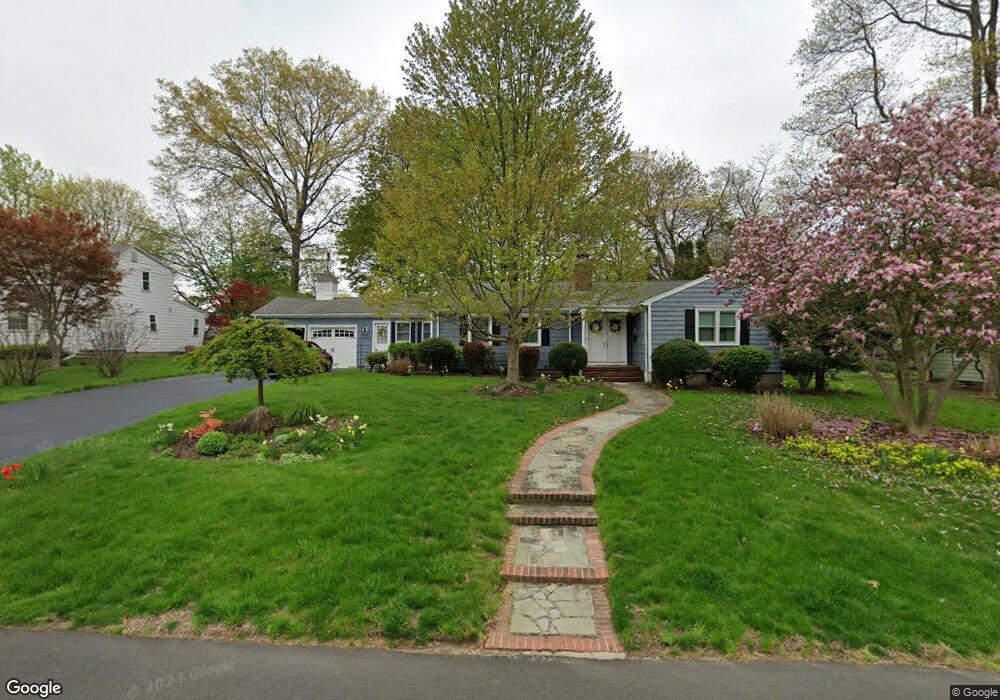 756 Chickadee Ln, Stratford, CT 06614 - photo 1