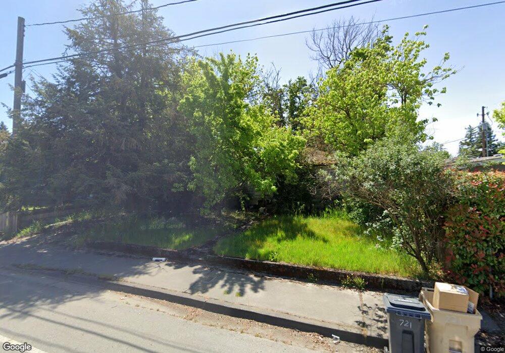 711 SW Bridge St, Grants Pass, OR 97526 - photo 1